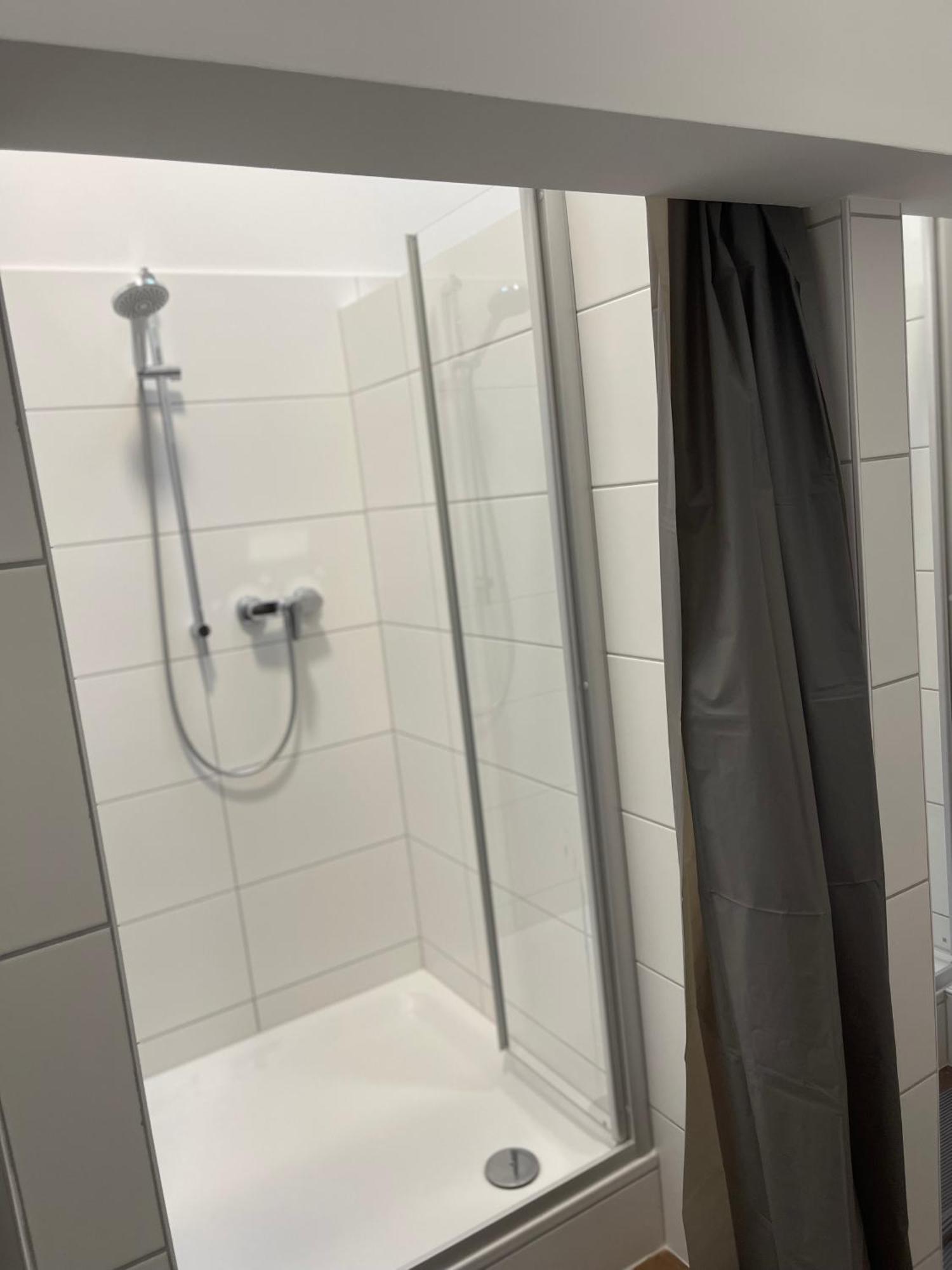 Kavkaz Restaurant & Hotel Lohmar Bagian luar foto