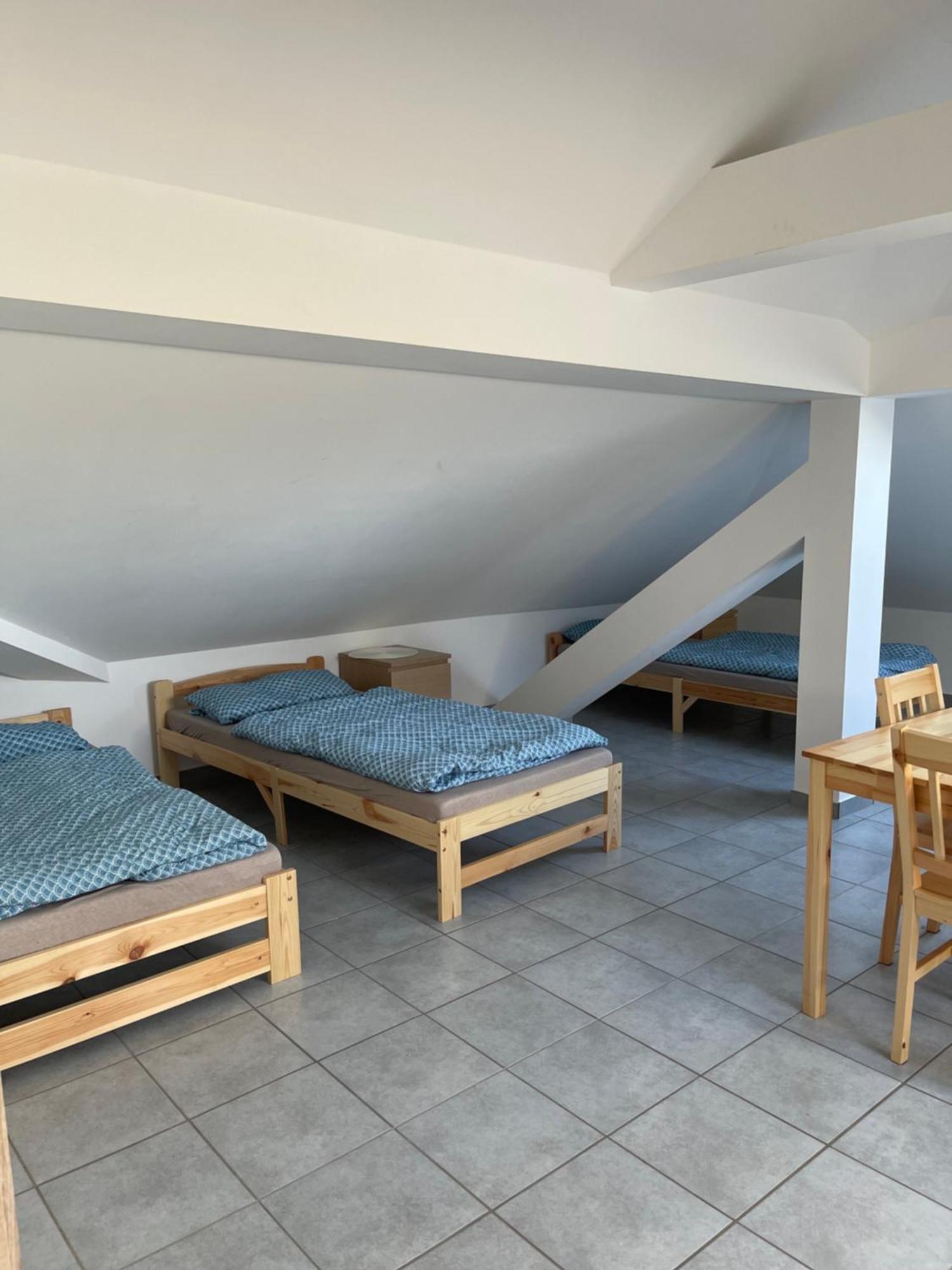Kavkaz Restaurant & Hotel Lohmar Bagian luar foto